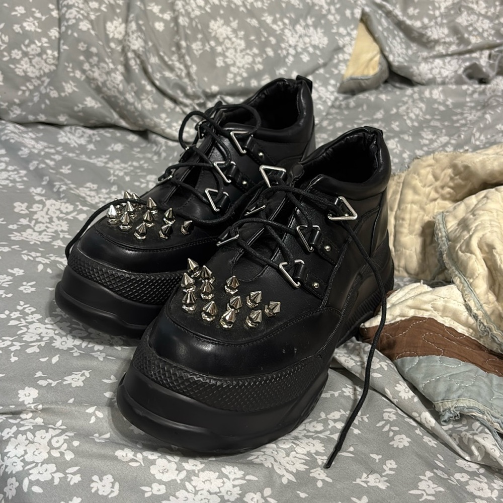 LAMODA CAUSIN' HAVOC SPIKED SNEAKERS
